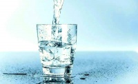 科学饮水：从标准到生活的全方位指南