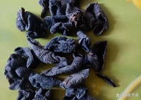 木耳還能增重？木耳該怎么買？教你幾招，買的木耳又黑又好吃！