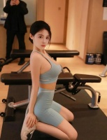 海子的娱乐日记：福利，写真-性感美女，紧致健身运动装，凸显身材，心动之极！
生活，如同一块未被雕琢的画布，我们每个人都是那位执笔的艺术家，努力在上面绘制属于自己的成功图景。逆境，是检验品格的试金石，正如风雨之后见彩虹，只有在困境中依然坚守初心，才能书写出属于自己的传奇故事。
在这幅生活的画卷中，阴影是不可避免的，但它们不应遮蔽我们心中的阳光。心中的太阳，是我们前行的灯塔，照亮我们前行的道路。每一次...