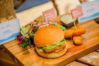“魚(yú)”眾不同 新“葷”派對(duì)，OMNI新葷主義OmniSeafood新海鮮系列全新問(wèn)世，改變海洋由此開(kāi)始