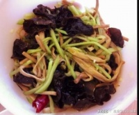 黃花菜和它一起涼拌，每天一盤,皺紋淡了，大肚子平了，肝更健康