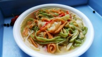 自己压面条，劲道又营养丨清汤蔬菜面 · 圆满素食