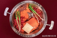 四川鴛鴦火鍋：一鍋兩吃，麻辣與鮮香的結(jié)合