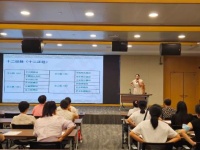 守护她健康，赋能她力量
