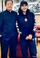 再婚后频秀恩爱，生活细节真实流出，刘晓庆幸福藏不住