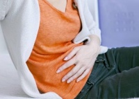 出現(xiàn)急性腹瀉應(yīng)該怎么辦？3種有效的腹瀉家庭療法，在家學(xué)起來！