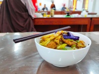 从规律三餐到简朴饮食：健康生活的奥秘