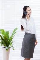 大城市的白领生活和小县城的体制内生活，哪个幸福感更高？