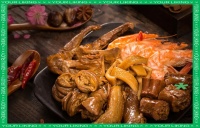 探索卤味制作的奥秘：为了生活，选择摆摊之路