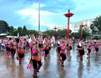 舞动夜色·乐享健康——晋宁区民族特色广场舞点燃市民夜生活