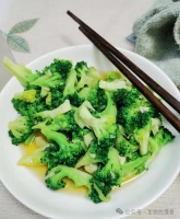 蒜蓉西蘭花，清爽健康的美味佳肴！