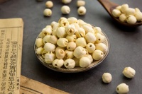 這種果子大補(bǔ)脾腎，初秋每天嚼幾粒，心、脾、腎一起補(bǔ)了！男性尤其別錯(cuò)過(guò)