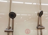一個(gè)簡單動(dòng)作 自查淋巴是否健康
