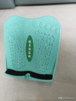 倔強(qiáng)的云朵：腰突康復(fù)不要急，每天堅持爬行，這方法不花錢，只需付出堅持和汗水，友友們不妨試試看[比心]

附上爬行鍛煉方法：
初級嬰兒爬：
準(zhǔn)備動作：跪地，兩膝著地，兩腿與肩同寬，頭抬高，腳尖回勾。爬行動作：右手上，左腿跟，左手上，右腿跟，動作要慢。每天爬20-30分鐘，或者50-100米。

中級康復(fù)爬：第一步，和嬰兒爬一樣，雙膝跪地，兩手著地、兩手、兩腿與肩同寬（可以稍稍再寬一點(diǎn)），兩手、兩腿與...