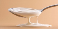 酸奶立大功？研究發(fā)現(xiàn)：老人要想身體棒，這些乳制品可以多吃點(diǎn)