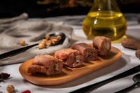 深耕產(chǎn)品開(kāi)發(fā)與創(chuàng)新，絕味鴨脖穩(wěn)占鹵味市場(chǎng)高地