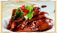 制作麻辣鴨頭：傳統(tǒng)風(fēng)味與健康兼?zhèn)涞拿朗持? width=