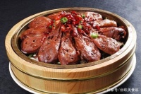 麻辣鴨頭在家做，冬天的飯前解饞小吃，為什么沒(méi)人吃雞頭