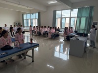 健康醫(yī)學院針灸推拿教研室開展《穴位貼敷技術》觀摩教學活動