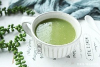 早起五分鐘，喝一杯營養(yǎng)美味的果蔬汁，補水美肌，體重悄悄降下來