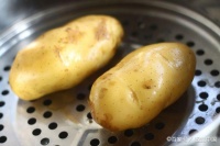 蒸土豆替代白米飯，讓你的體重降下來(lái)！