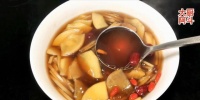冬天常喝蘋果湯，“刮油湯”，皮膚光滑暖心暖胃，大肚腩都不見了