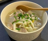 冬季喝湯，年輕人都愛喝這道湯，低脂低卡，營養(yǎng)又鮮美，別不懂吃