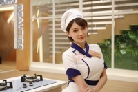 程美段和杜汶澤合照后表示：摸過他的胸肌和手臂都不想洗手了！