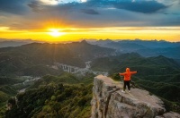 節(jié)假日游玩選擇多，爬山怎么樣？