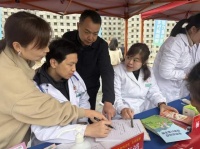 湘乡市人民医院专家团队赴龙洞镇开展“三下乡”健康服务活动