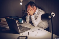 2025年中年人保险配置指南：如何用合理预算抵御健康与养老风险？