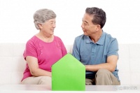 2025年父母保险配置指南：意外险+医疗险+防癌险如何科学搭配？