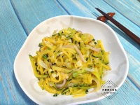 秋天最不值钱的菜，做成减肥餐，坚持了半个月，包子脸瘦成瓜子脸