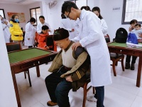 真情服务进社区 特色活动暖民心——康复保健系青年志愿者赴社区开展义诊活动,校园动态