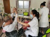 心系耆老，理疗护航！大虎社区为残疾长者送上康复理疗服务