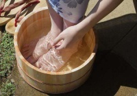 白醋泡脚具体方法