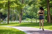 燃烧脂肪，挑战跑步减肥计划：简单实用，带你走向理想身材！