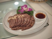 营养专家建议老年人要吃些“肉”？原来这是保持年轻的原料