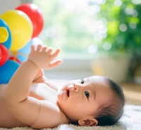 婴儿抚触全套教程！每天5分钟促进大脑发育，宝宝聪明又少生病