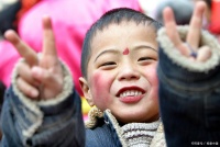 撫養(yǎng)孩子過(guò)程中，養(yǎng)成健康的生活習(xí)慣很重要