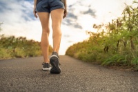 日本爆紅瘦小腿「2動(dòng)作」！健身教練認(rèn)證：消滅蘿蔔腿、提升柔軟度