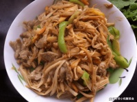 此菜是濕氣的“克星”，比白菜脆嫩，做法簡(jiǎn)單，拌著米飯吃最香