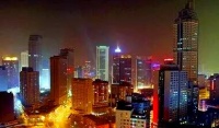 中年危机：健康挑战与职场压力的双重考验