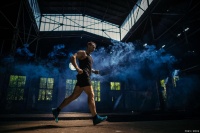 45岁男子，每天坚持夜跑3公里，1年后，身上的变化别人羡慕不来