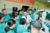 從收費(fèi)難題到醫(yī)保立項(xiàng)：機(jī)器人診療迎來(lái)普及拐點(diǎn)