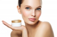 女性中年期保健：多维度呵护健康