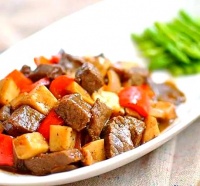 鸡蛋与健康的完美搭配：每周食谱及食用建议