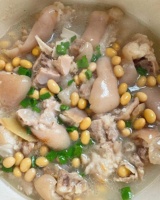 西红柿豆腐汤：简单又营养的健康暖胃汤品