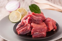 牛腩的营养价值与好处有哪些？西红柿土豆炖牛腩的家常做法！