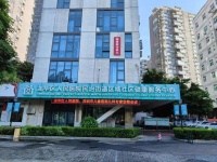 家门口看病最多省八成，深圳社康用“价格+服务”圈粉千万